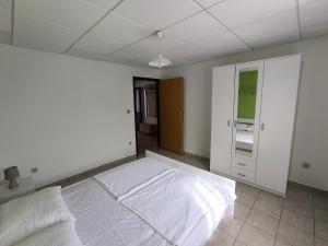 Family-friendly apartments with swimming pool Sabunike, Zadar - 11837