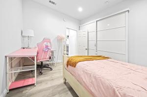 Great Location Oasis w Huge Backyard Near DTLA ,USC ,Ktown