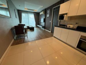 J Residence Thonglor 8