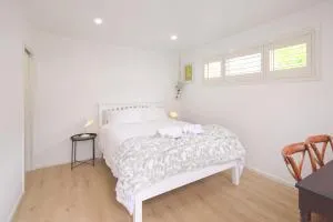 Seymour Sleeps - Nelson