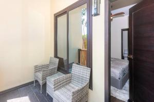 Island escape 1 Bdrm with full concierge service in west end 2