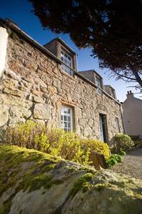 Duck Cottage - Pet-friendly Traditional Rural Home