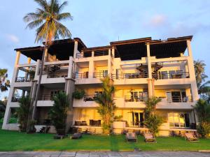 Blue Haven Bay Villa 21D and Resort Apartments