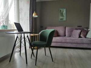 Few Steps to the Bay