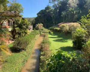 Casa de Campo vista para o Lago em Juquitiba SP