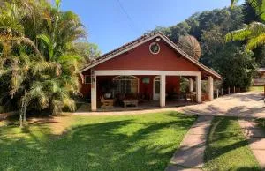 Casa de Campo vista para o Lago em Juquitiba SP - Bairro das Rosas