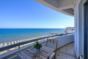 Lazuli Sea View Beachfront- Ap 61