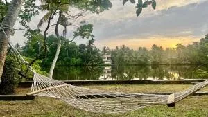 River Song Villa - Parūr