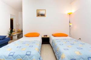 Guest House Old Town View - One Bedroom Apartment with Terrace and Sea View - A 3 2 Charming