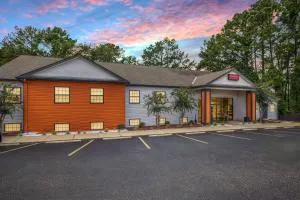 Ramada by Wyndham Studio Suites Dothan - Abbeville