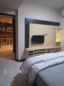 apartemen Royal Mediterania Garden Central Park BT