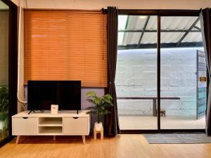 Kirin Riverside Homestay with AC, WiFi in Bangkok