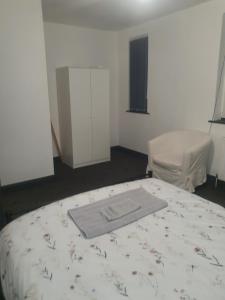 Double bed rooms in Meadowhall, Tinsley