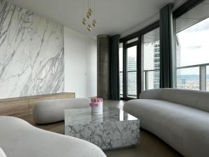 EUROVEA TOWER II beige