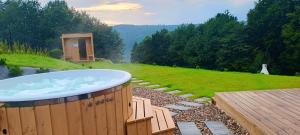 Stodoła Rzym - domek, jacuzzi, sauna, jezioro, las