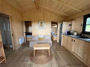 Campings La Buissonniere Lodges : photos des chambres