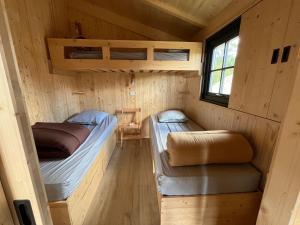 Campings La Buissonniere Lodges : photos des chambres