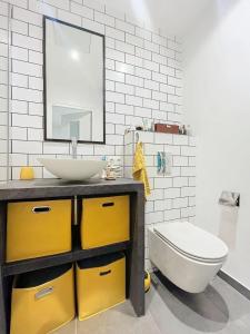 Charming 2-Room Paris Getaway Near Le Marais