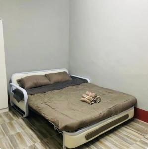 Madam nay house service