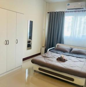 Madam nay house service