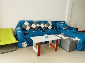 Madam nay house service