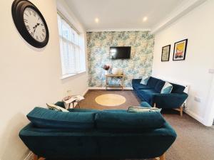 Potters Lodge - private parking & self check in