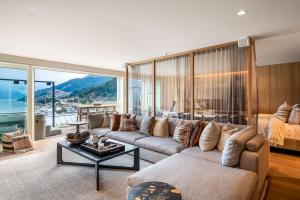Manaia- Luxurious Villa-Hot Tub-Free Parking-BBQ
