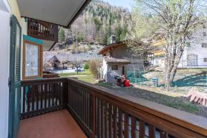 Dolomites Soundscape - Birds River Snow Ski Bus Bike Hike