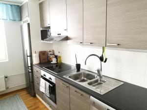 Stylish 1BR Home Private Parking Sauna