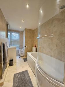 Trendy One Bedroom Apartment