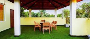 Redfox Cinemascope An Apart Hotel