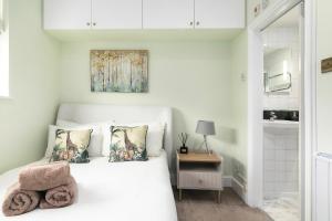 Cosy flat 5 min from Holland Park station! London