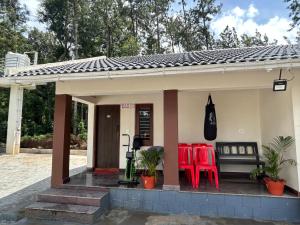 Silver S S Shadow Home Stay