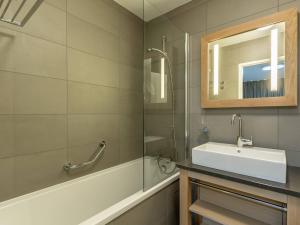 Duplex moderne 3 Chambres - Balcon, Piscine, Spa, Ski aux pieds - FR-1-352-57