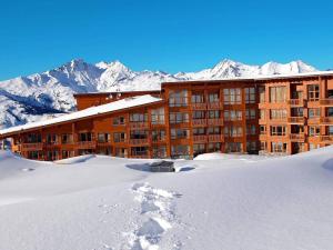 Duplex moderne 3 Chambres - Balcon, Piscine, Spa, Ski aux pieds - FR-1-352-57