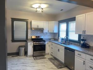 Conveniently located spacious 3br Bush tavern