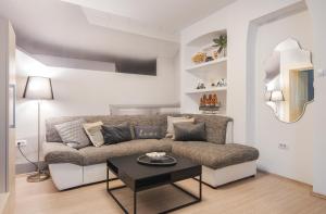Arta Apartment City Center II - with Private Parking