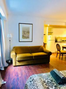 Stylish Montreal Apartment Comfortable Stay in the Golden Square Mile