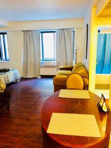 Stylish Montreal Apartment Comfortable Stay in the Golden Square Mile