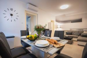 Arta Apartment City Center II - with Private Parking