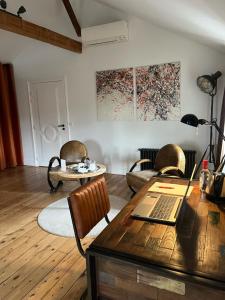 B&B / Chambres d'hotes Le Clos des Queyries, Chambres d'Hotes : Suite Salinières - Vue sur Jardin