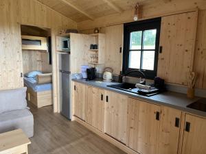 Campings La Buissonniere Lodges : photos des chambres
