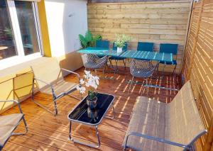 Appartements LA ROCHETTE studio et appartement avec JACUZZI Rooftop Balcon cour interieure : photos des chambres