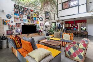 LA MAISON DU BONHEUR