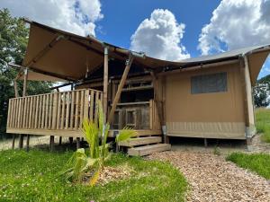 Campings La Buissonniere Lodges : photos des chambres