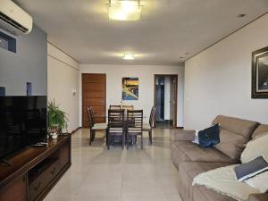 Apt amplo e confortável no umarizal com bela vista da baia
