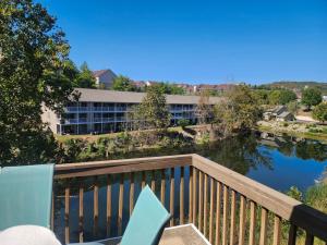 Charming 2-Bedroom Condo with Loft - Scenic Views - Stairs Required - FREE TICKETS INCLUDED - FC40-9