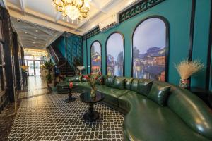 Madelise Amica Hotel and Travel