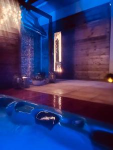 B&B / Chambres d'hotes Spa La k abane Spa et piscine privatisee : photos des chambres