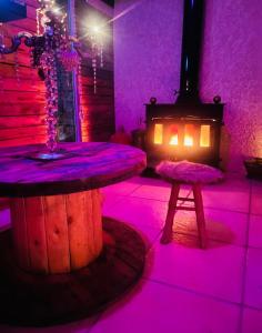 B&B / Chambres d'hotes Spa La k abane Spa et piscine privatisee : photos des chambres